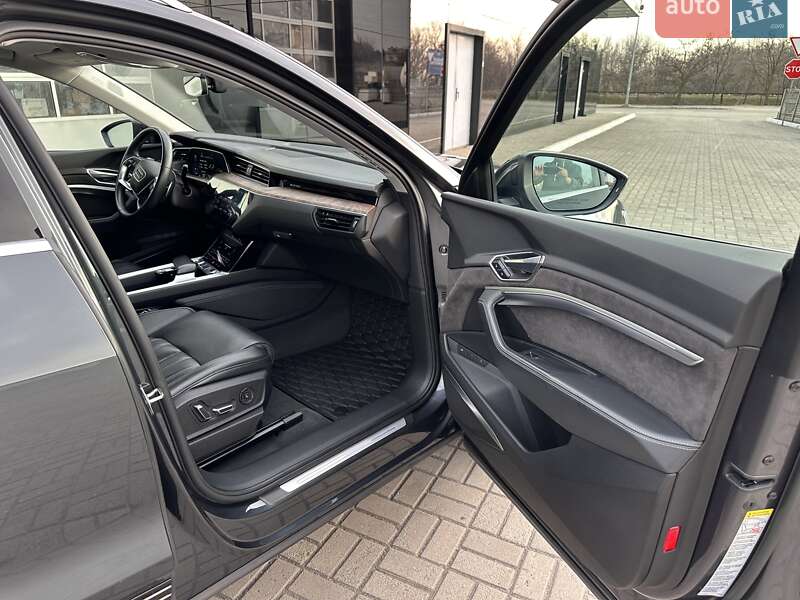 Внедорожник / Кроссовер Audi e-tron 2019 в Запорожье