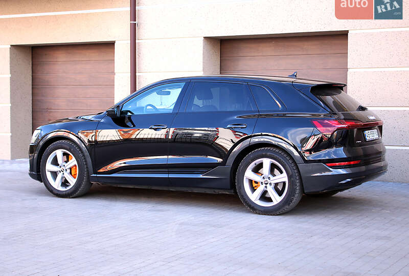 Позашляховик / Кросовер Audi e-tron 2021 в Вінниці