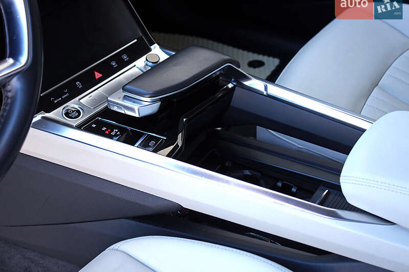 Позашляховик / Кросовер Audi e-tron 2021 в Вінниці