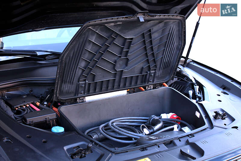 Позашляховик / Кросовер Audi e-tron 2021 в Вінниці