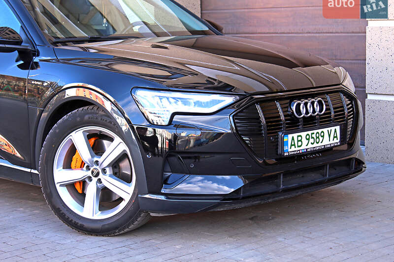 Позашляховик / Кросовер Audi e-tron 2021 в Вінниці