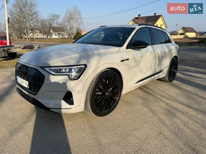 Позашляховик / Кросовер Audi e-tron 2019 в Чернівцях фото Позашляховик / Кросовер Audi e-tron 2019 в Чернівцях