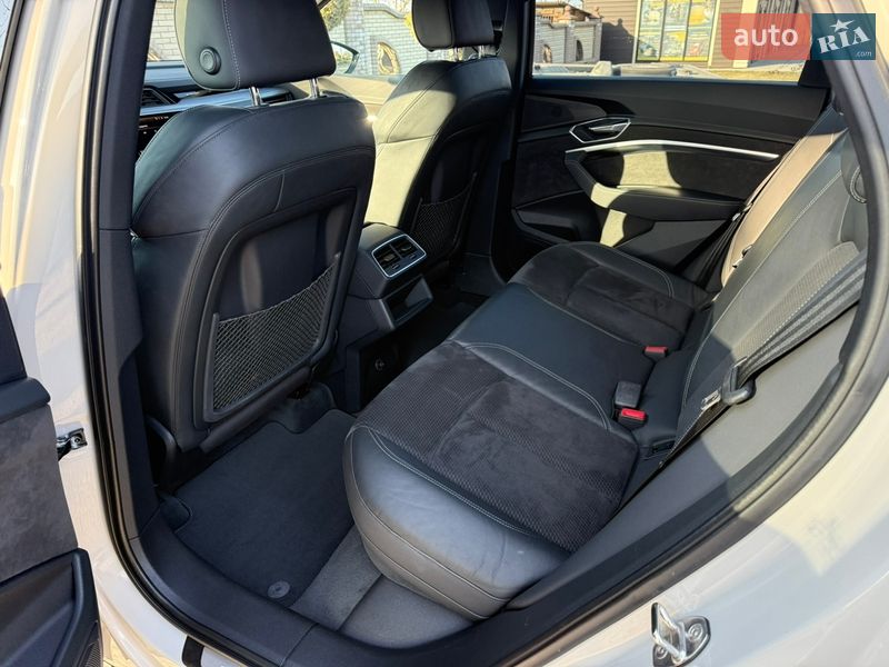 Позашляховик / Кросовер Audi e-tron 2019 в Чернівцях фото 22 Позашляховик / Кросовер Audi e-tron 2019 в Чернівцях