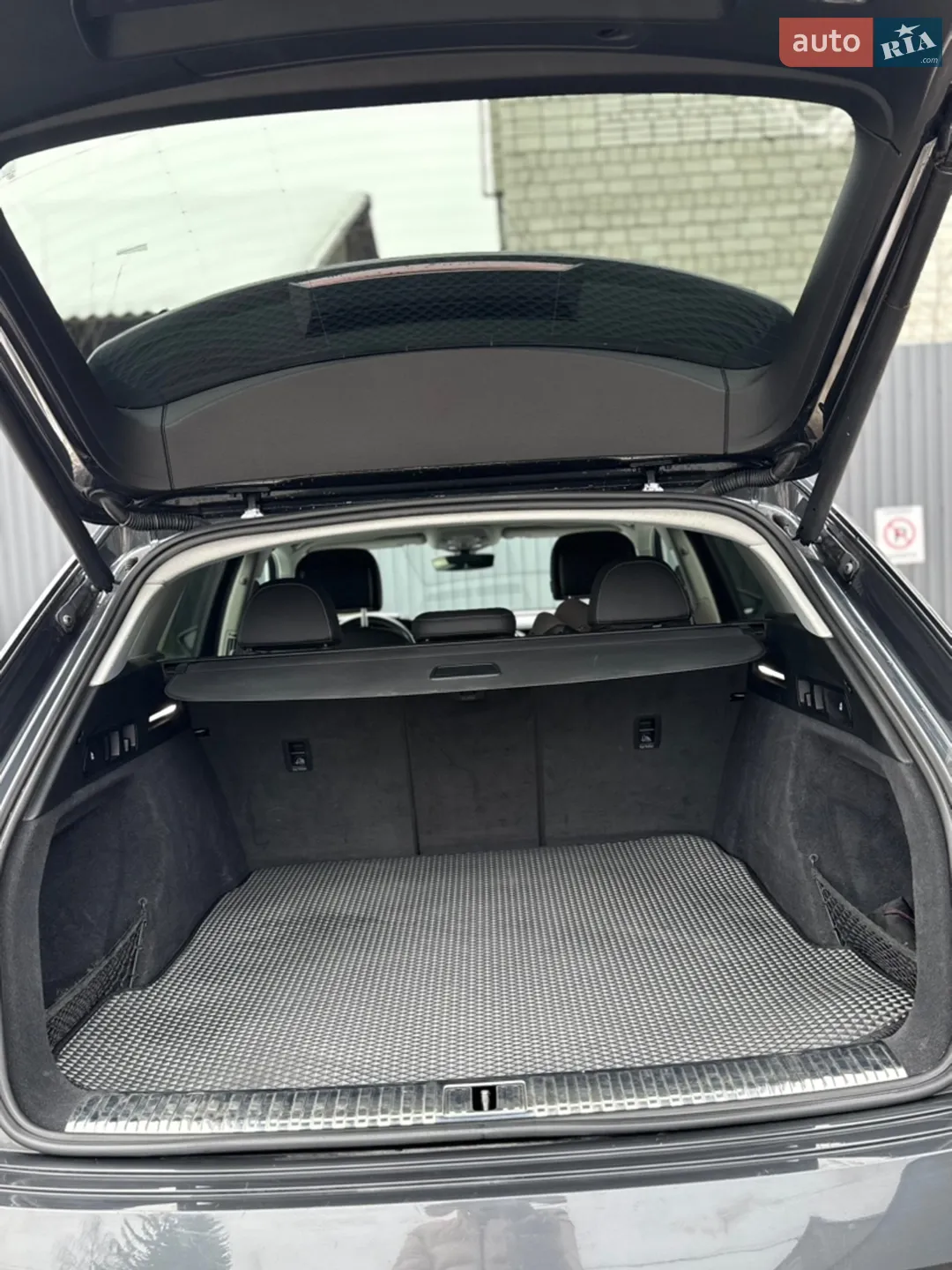 2019 Audi e-tron - мініатюра 11