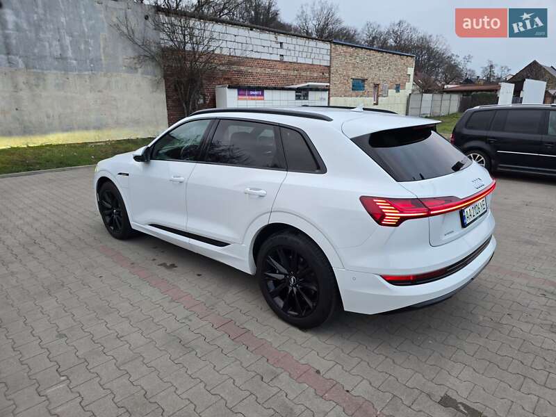 Позашляховик / Кросовер Audi e-tron 2019 в Києві