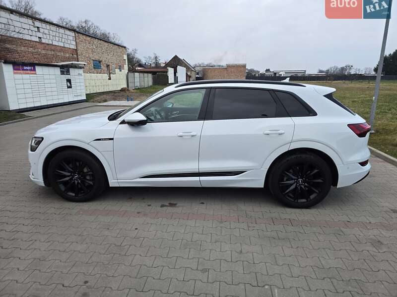 Позашляховик / Кросовер Audi e-tron 2019 в Києві