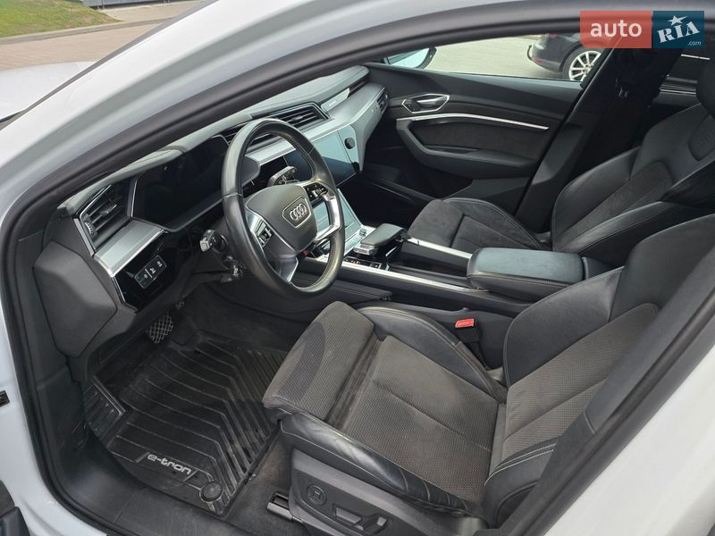 Позашляховик / Кросовер Audi e-tron 2019 в Києві
