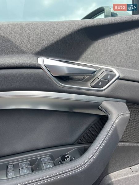 Позашляховик / Кросовер Audi e-tron 2020 в Львові фото 12 Позашляховик / Кросовер Audi e-tron 2020 в Львові