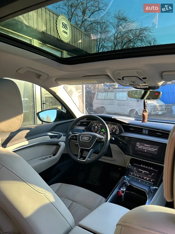 2020 Audi e-tron - мініатюра 14