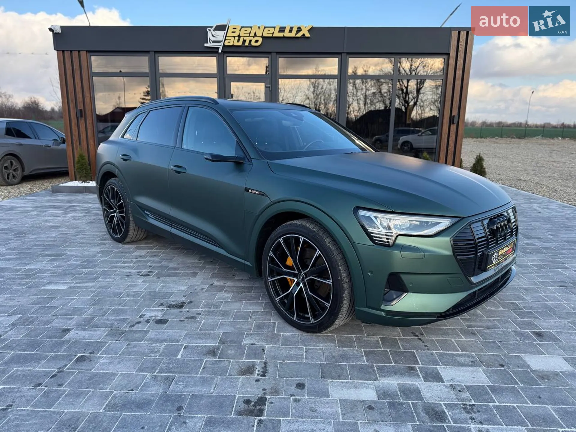 2019 Audi e-tron - мініатюра 2