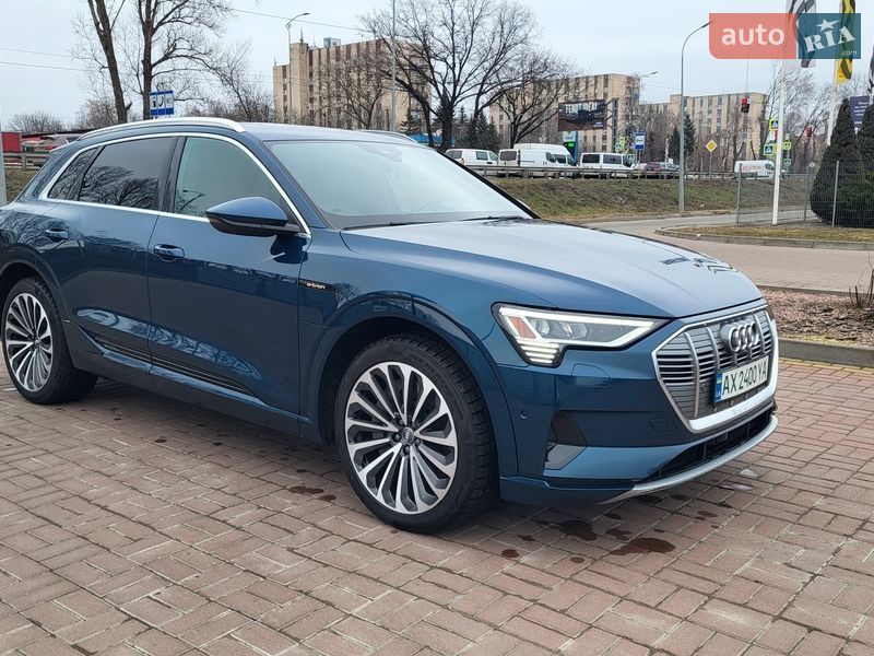 Позашляховик / Кросовер Audi e-tron 2019 в Полтаві