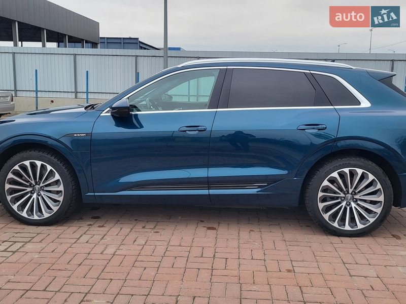 Позашляховик / Кросовер Audi e-tron 2019 в Полтаві