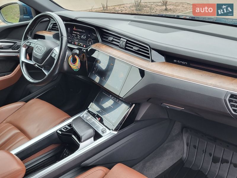 Позашляховик / Кросовер Audi e-tron 2019 в Полтаві