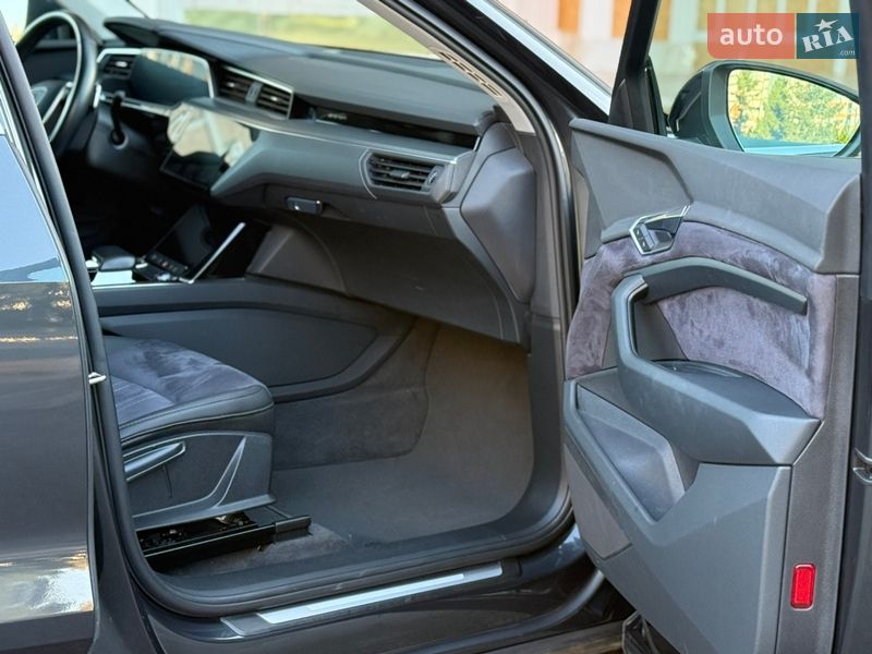 Внедорожник / Кроссовер Audi e-tron 2020 в Тернополе фото 39 Внедорожник / Кроссовер Audi e-tron 2020 в Тернополе