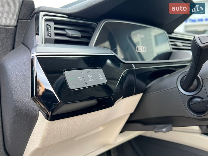Внедорожник / Кроссовер Audi e-tron 2020 в Киеве фото 23 Внедорожник / Кроссовер Audi e-tron 2020 в Киеве