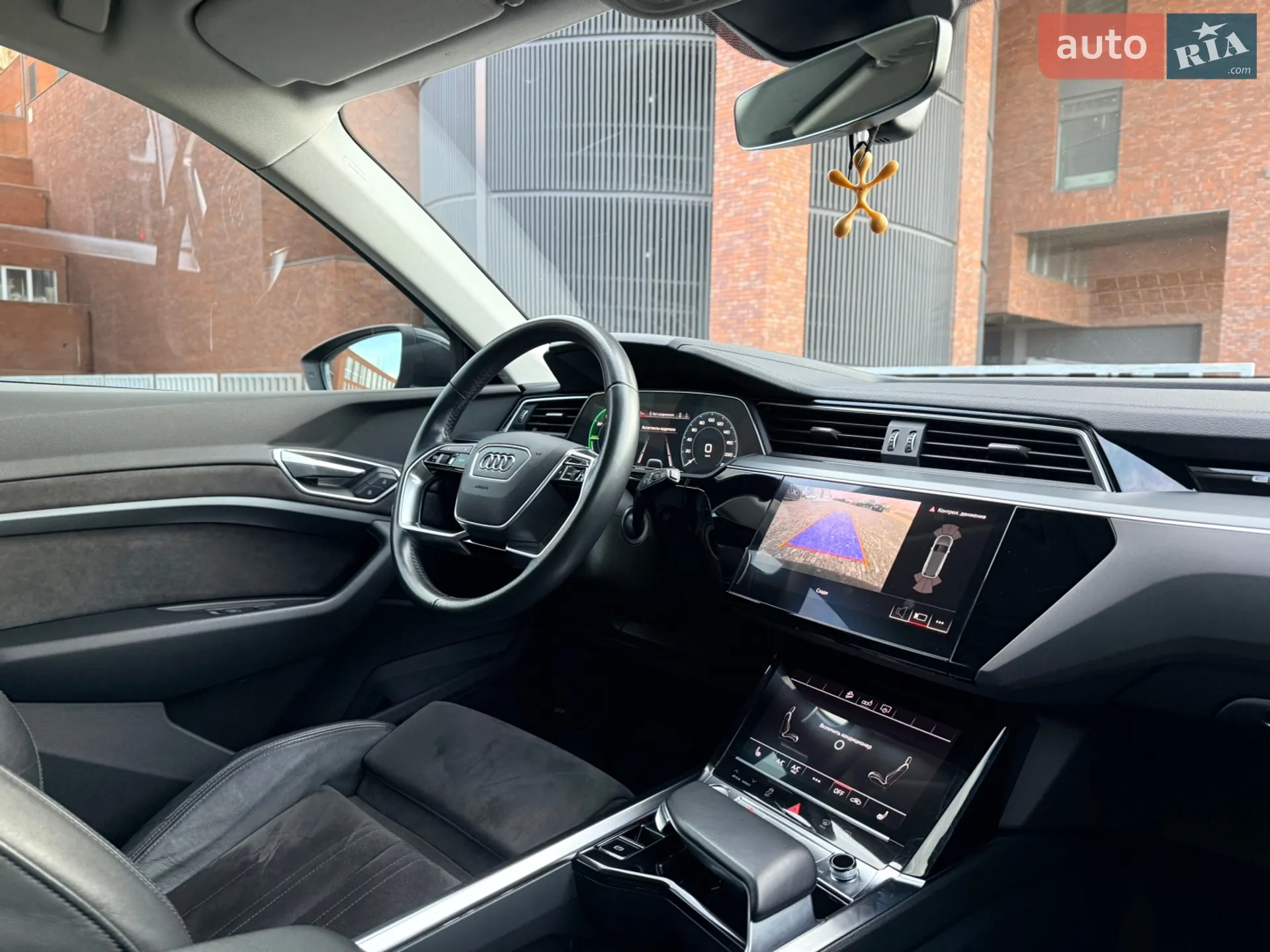 2020 Audi e-tron - мініатюра 19