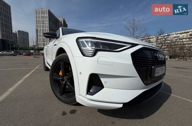Позашляховик / Кросовер Audi e-tron 2022 в Києві