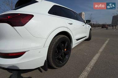 Позашляховик / Кросовер Audi e-tron 2022 в Києві
