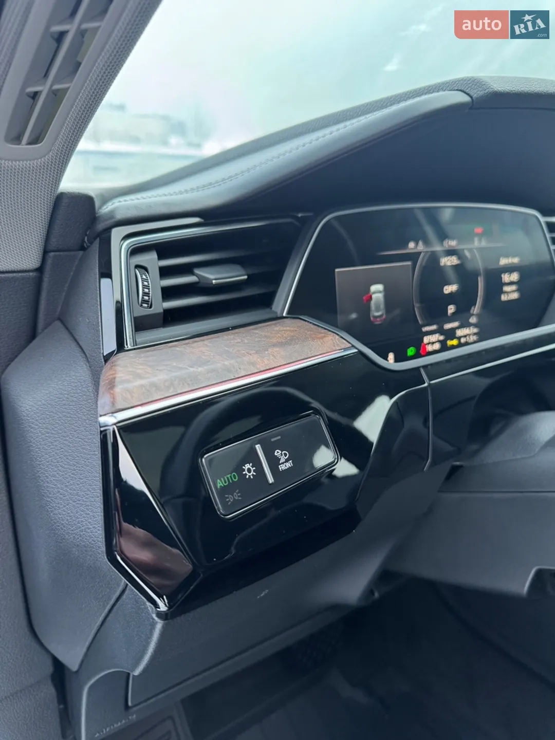 2019 Audi e-tron - мініатюра 20