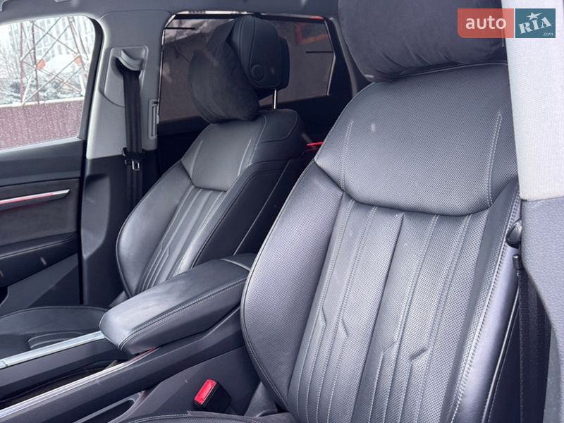 Внедорожник / Кроссовер Audi e-tron 2019 в Львове