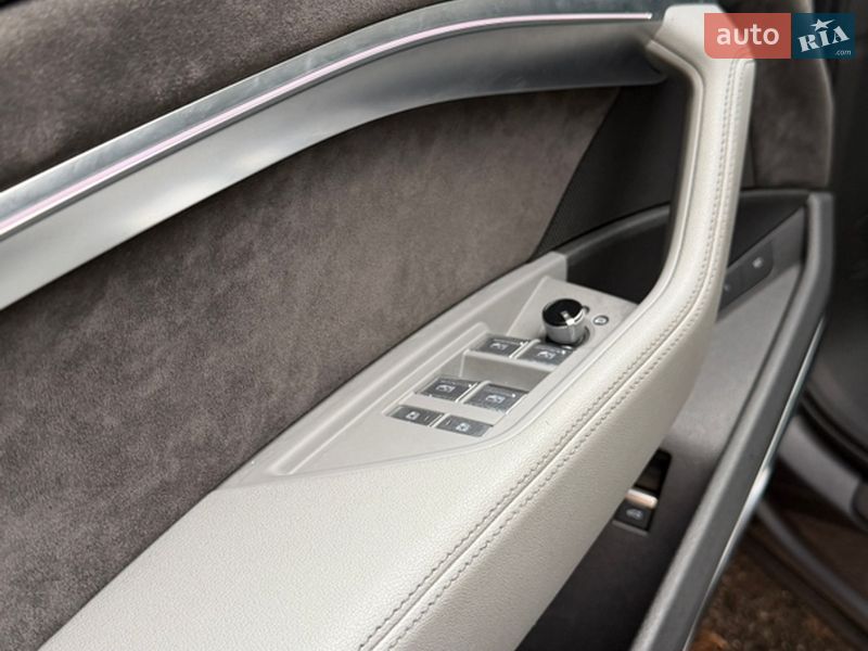Внедорожник / Кроссовер Audi e-tron 2019 в Киеве фото 12 Внедорожник / Кроссовер Audi e-tron 2019 в Киеве