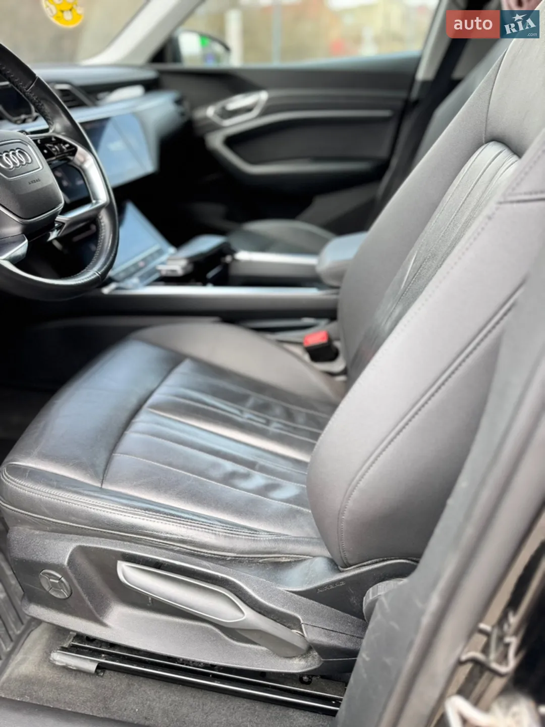2019 Audi e-tron - мініатюра 22