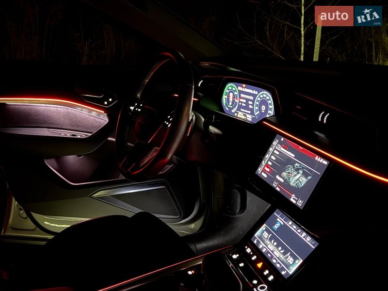 Внедорожник / Кроссовер Audi e-tron 2022 в Киеве