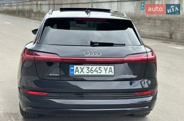 Позашляховик / Кросовер Audi e-tron 2021 в Києві