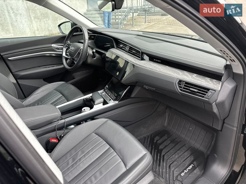 Внедорожник / Кроссовер Audi e-tron 2021 в Киеве