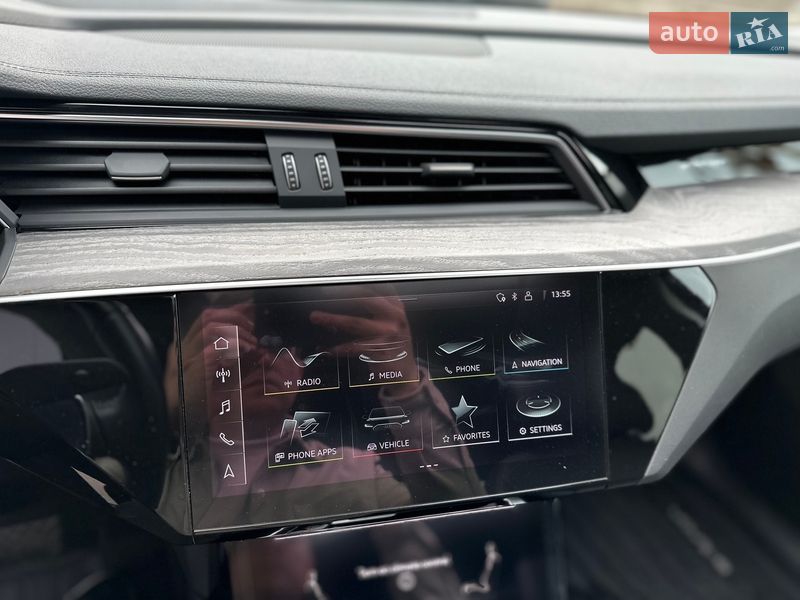 Внедорожник / Кроссовер Audi e-tron 2021 в Киеве