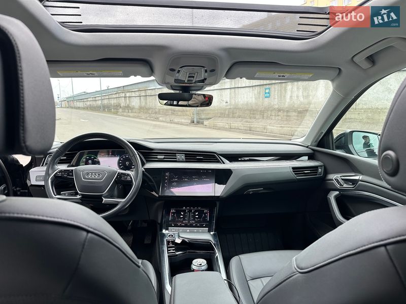 Внедорожник / Кроссовер Audi e-tron 2021 в Киеве