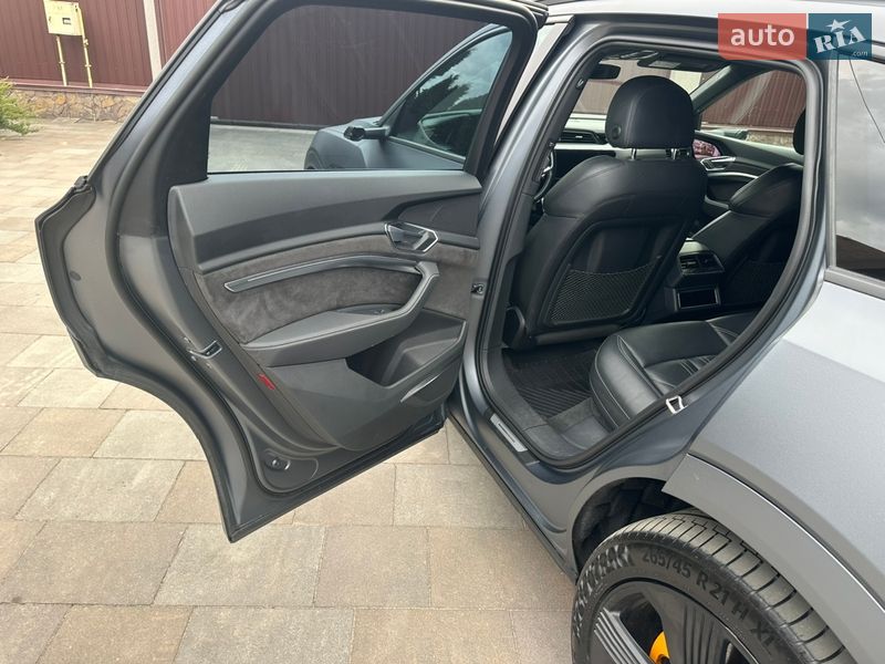 Внедорожник / Кроссовер Audi e-tron 2019 в Ирпене фото 43 Внедорожник / Кроссовер Audi e-tron 2019 в Ирпене