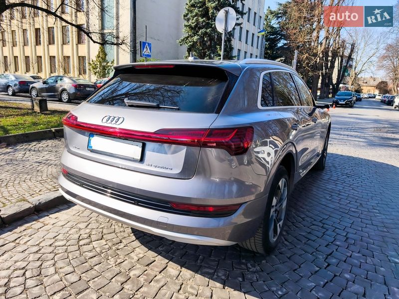Audi e-tron 2019
