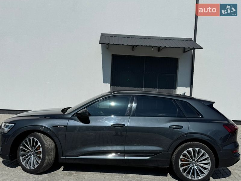 Внедорожник / Кроссовер Audi e-tron 2019 в Бориславе