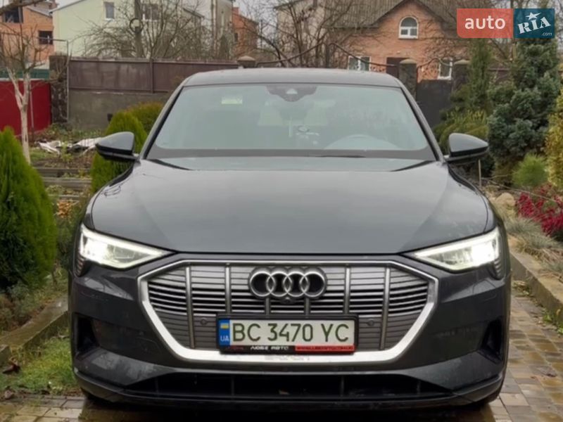 Внедорожник / Кроссовер Audi e-tron 2019 в Сокале