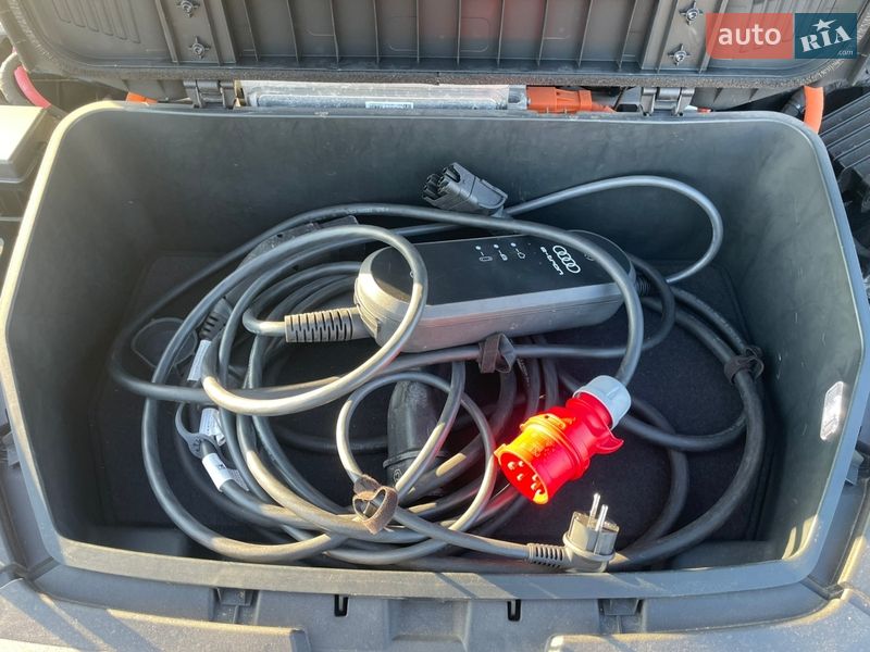 Внедорожник / Кроссовер Audi e-tron 2021 в Ровно фото 51 Внедорожник / Кроссовер Audi e-tron 2021 в Ровно