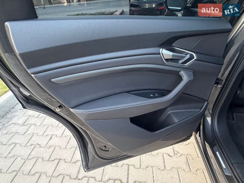 Внедорожник / Кроссовер Audi e-tron 2020 в Тернополе фото 19 Внедорожник / Кроссовер Audi e-tron 2020 в Тернополе