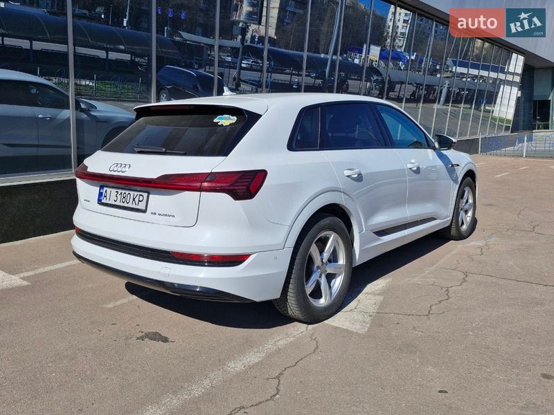 Внедорожник / Кроссовер Audi e-tron 2020 в Киеве