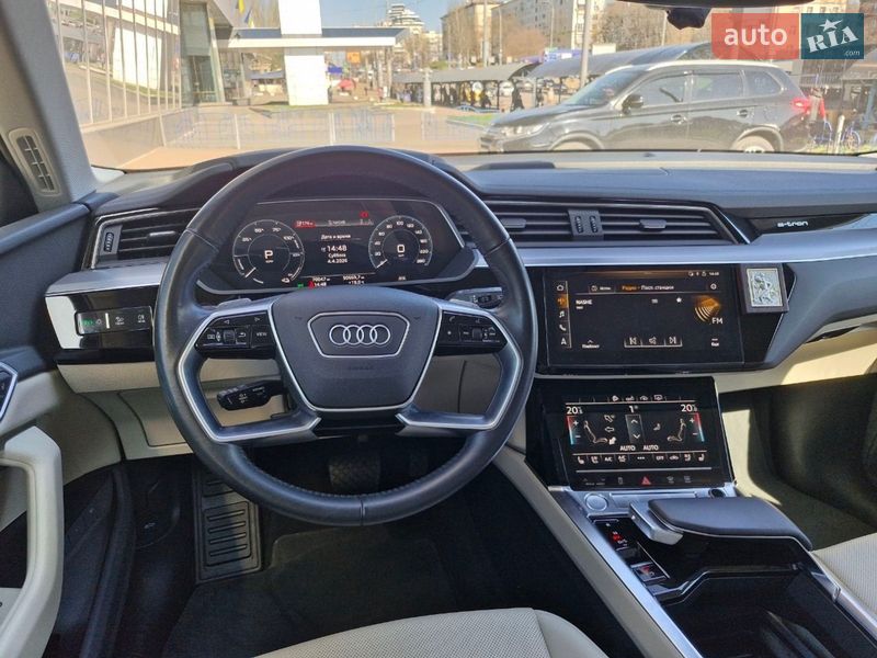 Внедорожник / Кроссовер Audi e-tron 2020 в Киеве