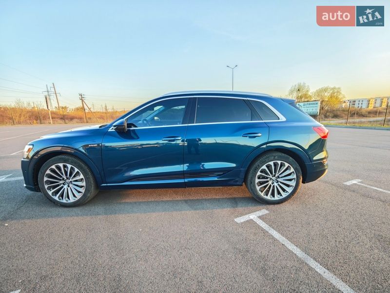 Внедорожник / Кроссовер Audi e-tron 2019 в Ровно