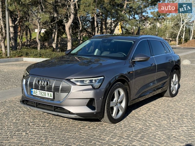 Внедорожник / Кроссовер Audi e-tron 2019 в Днепре