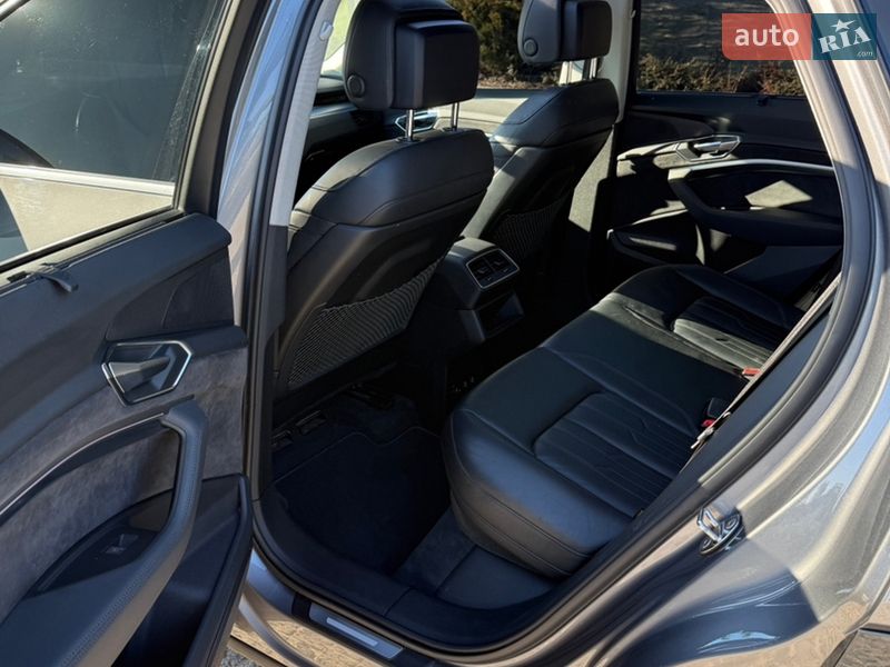 Внедорожник / Кроссовер Audi e-tron 2019 в Днепре
