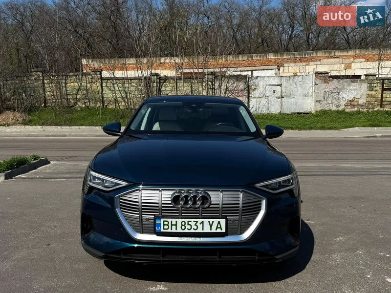 Audi e-tron