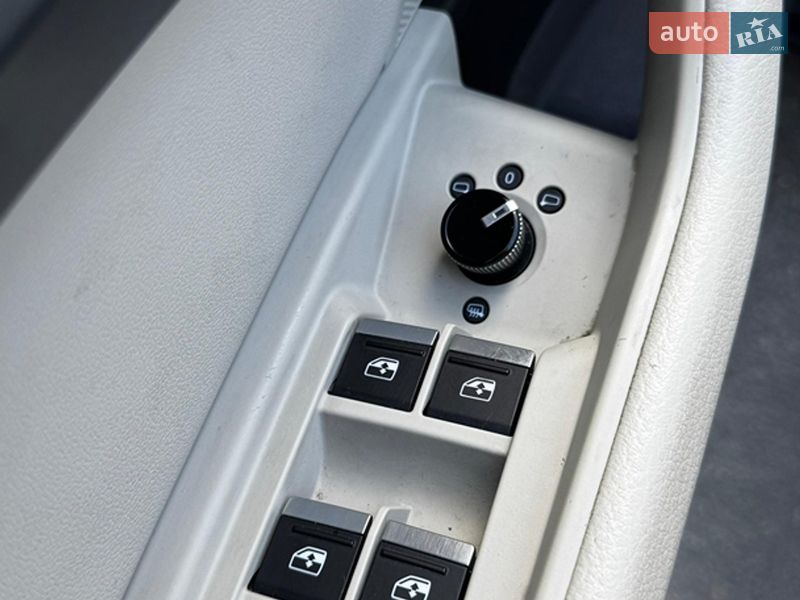 Внедорожник / Кроссовер Audi e-tron 2020 в Одессе
