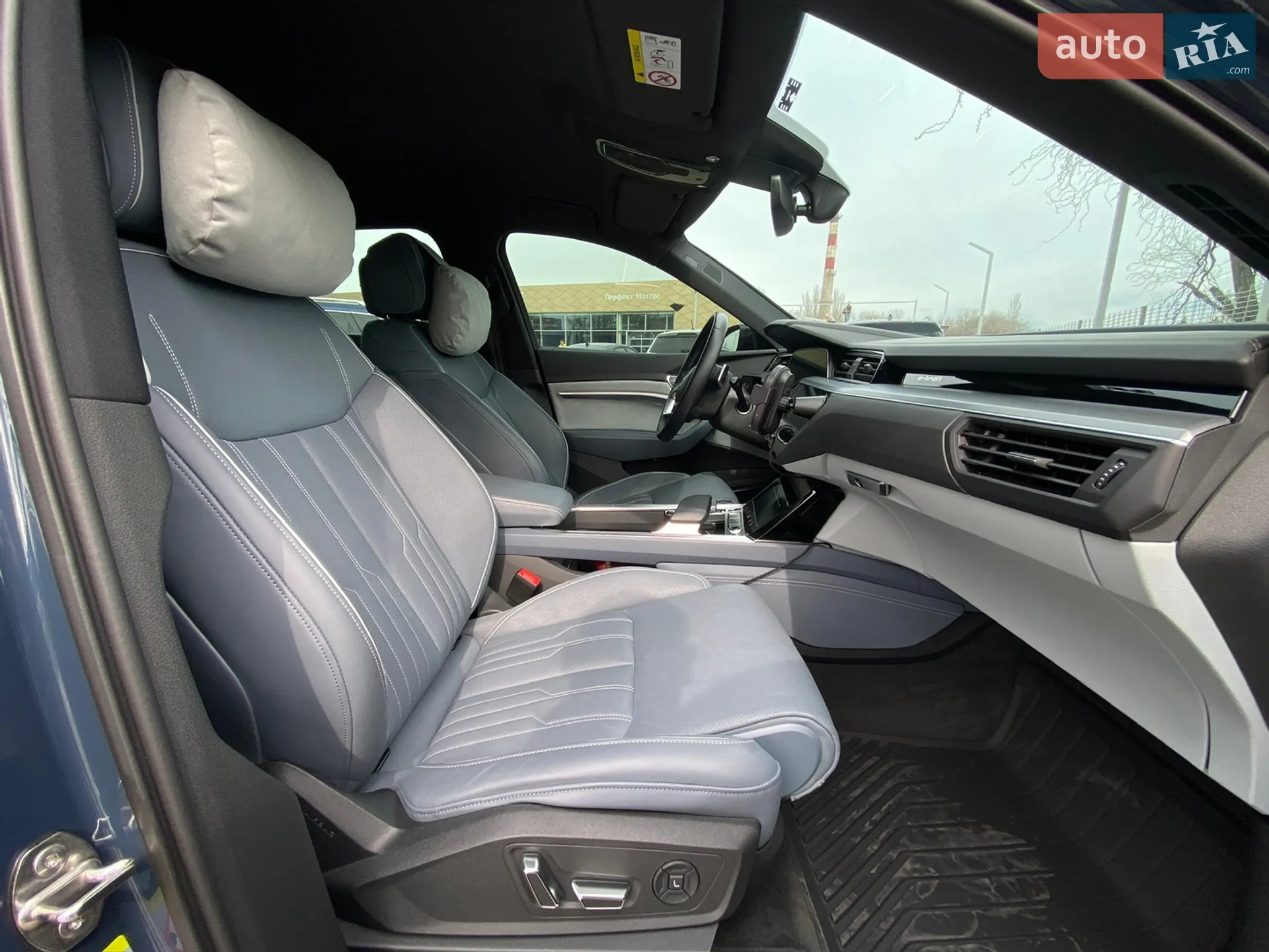 2020 Audi e-tron - мініатюра 11