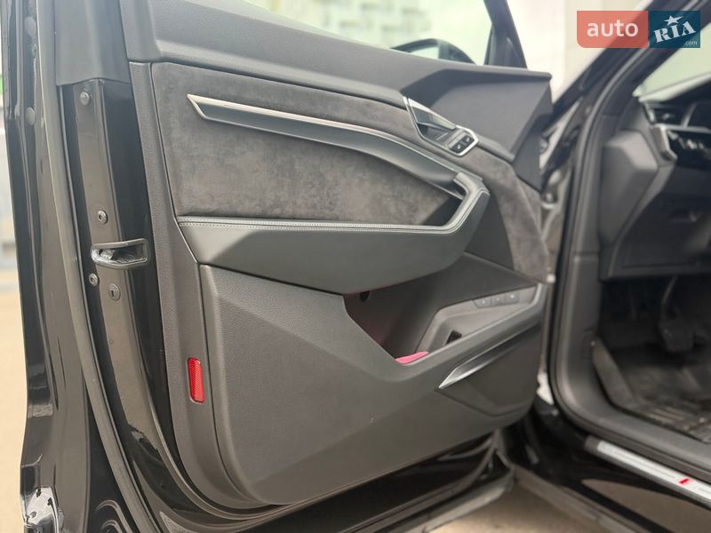 Внедорожник / Кроссовер Audi e-tron 2019 в Киеве