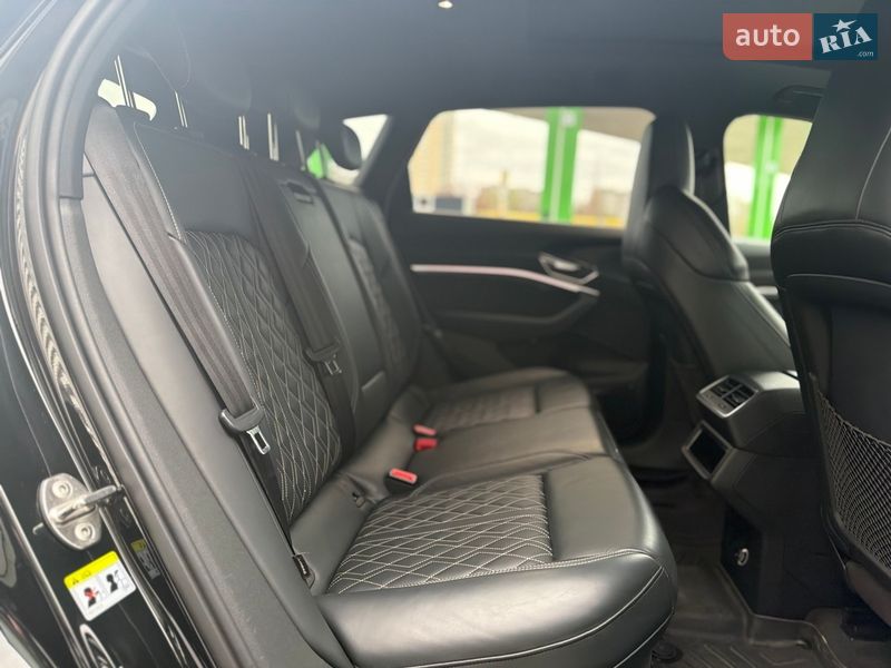 Внедорожник / Кроссовер Audi e-tron 2019 в Киеве