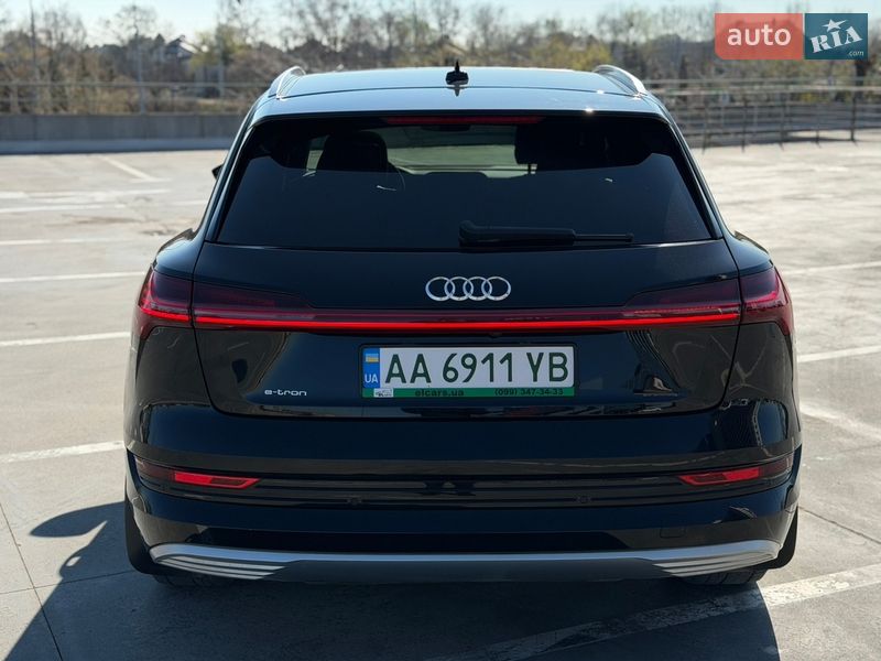 Внедорожник / Кроссовер Audi e-tron 2019 в Киеве