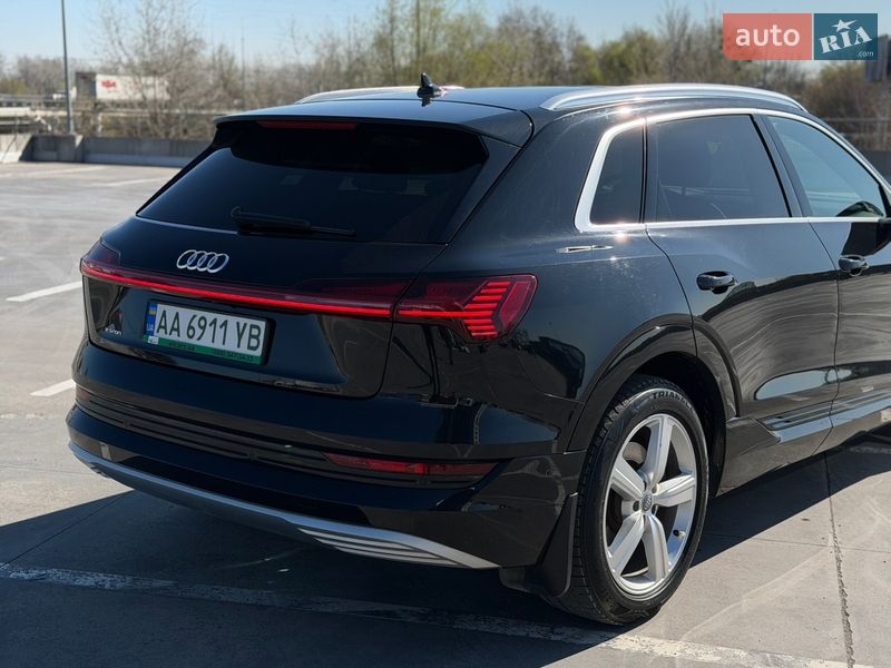Внедорожник / Кроссовер Audi e-tron 2019 в Киеве
