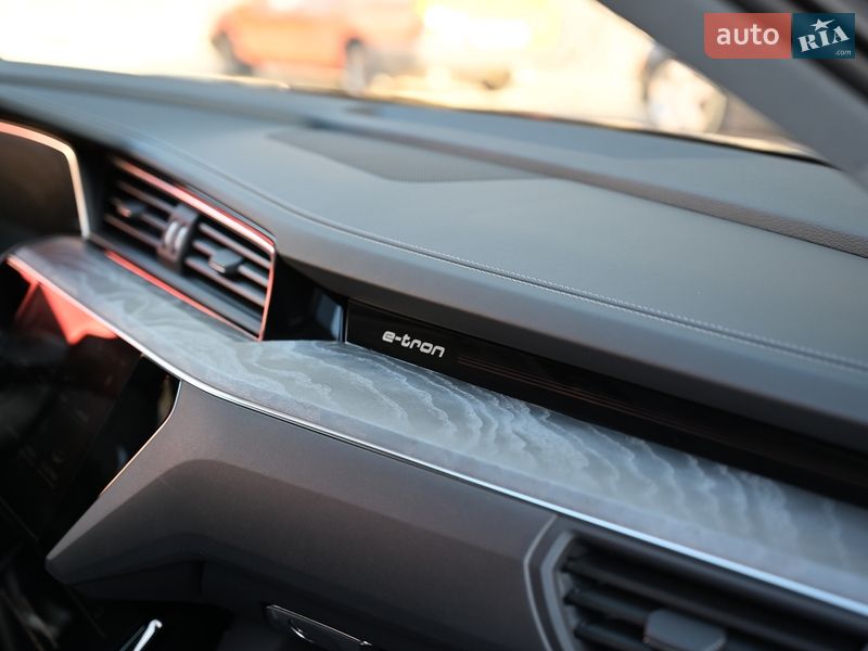 Позашляховик / Кросовер Audi e-tron 2021 в Львові фото 18 Позашляховик / Кросовер Audi e-tron 2021 в Львові